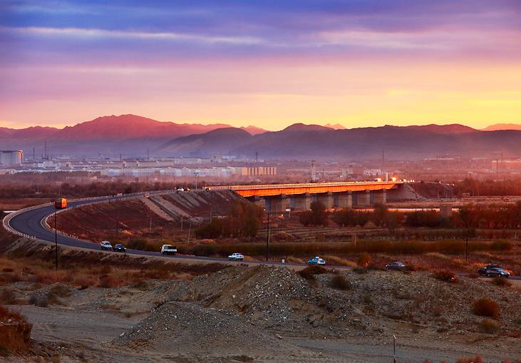 乌海,阳光照耀下的温情日常